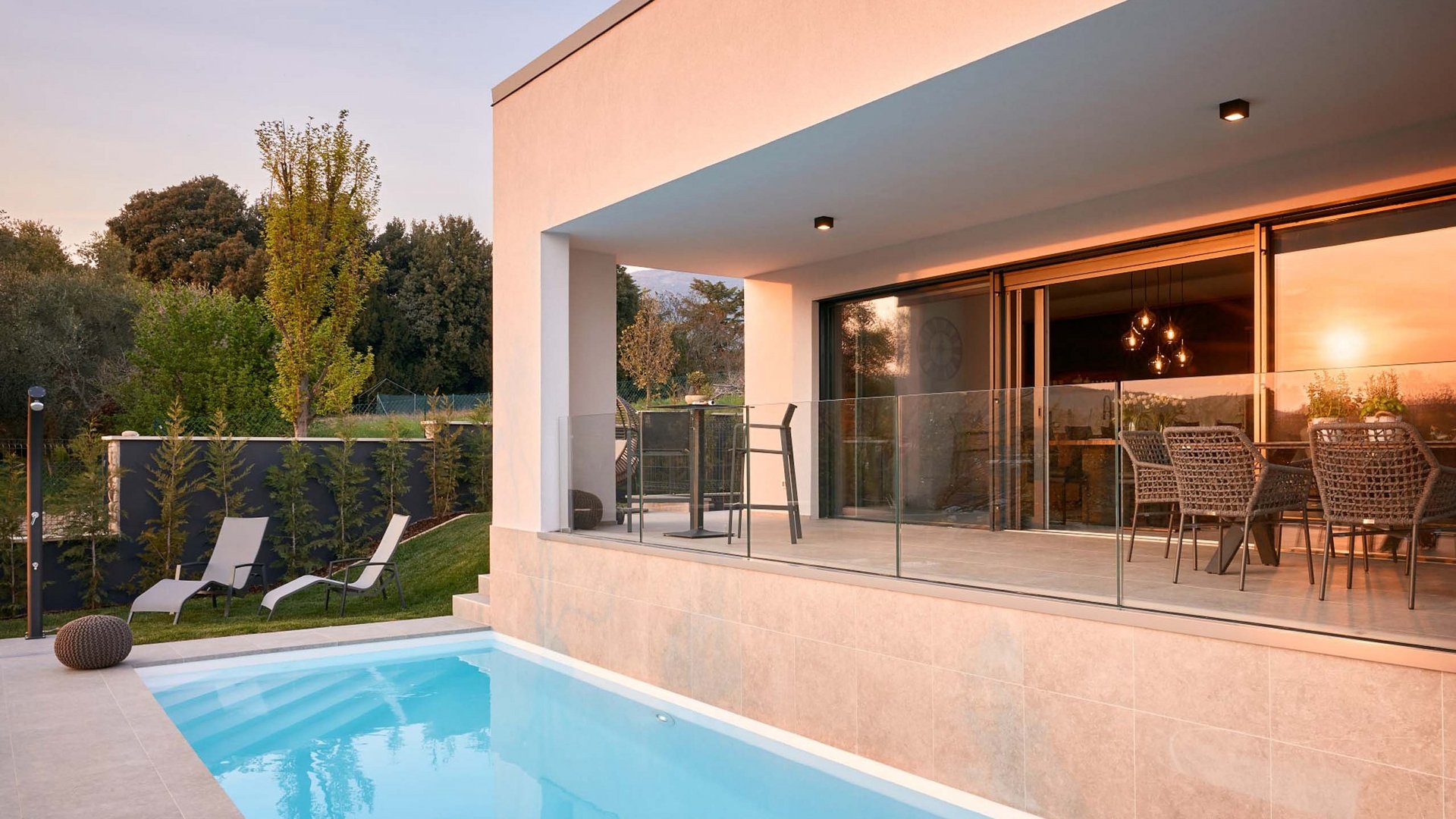 Villa di lusso sul Lago di Garda: un’esclusiva oasi di quiete Villa di lusso sul Lago di Garda: un’esclusiva oasi di quiete