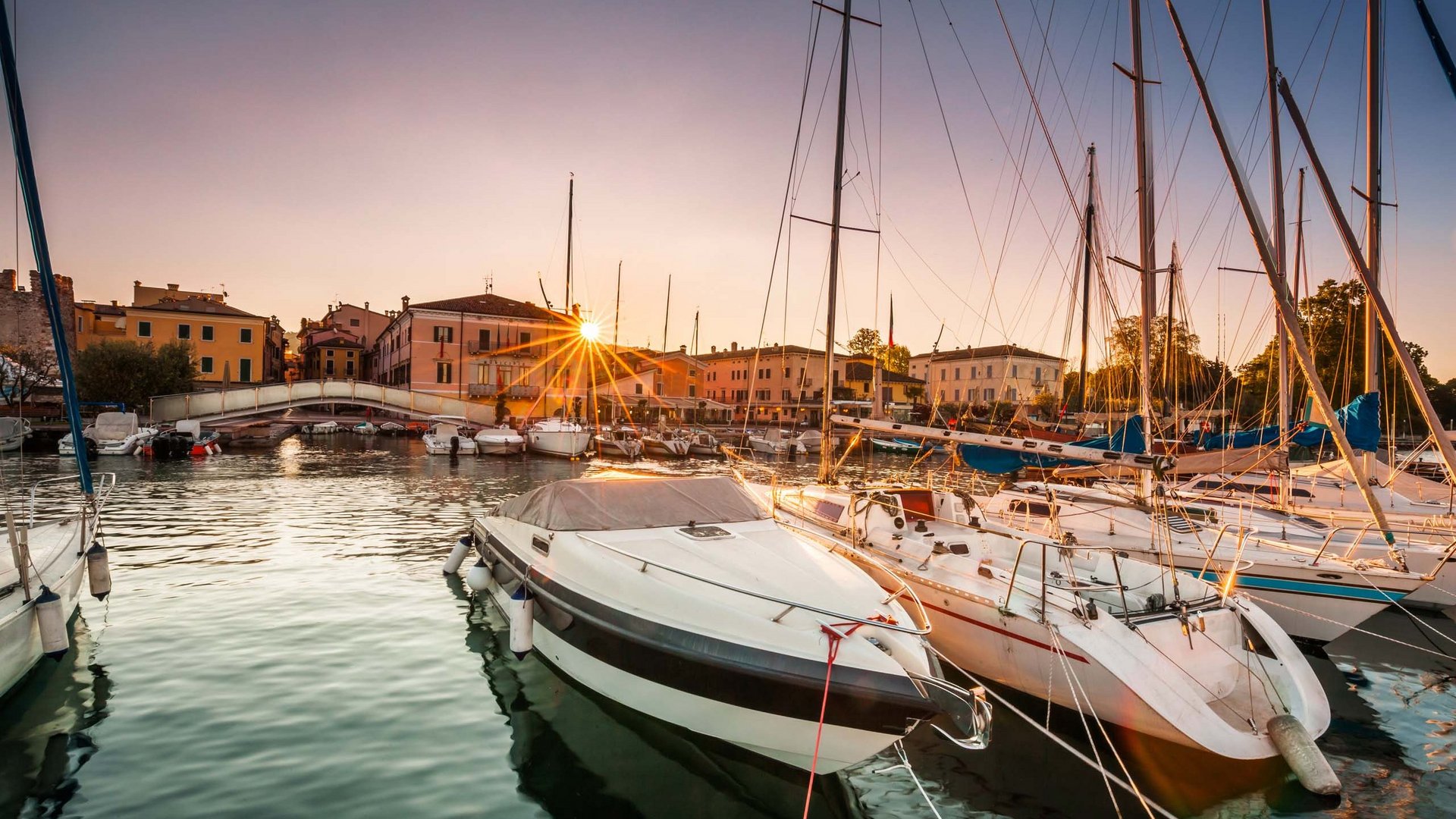 Villa di lusso sul Lago di Garda: un’esclusiva oasi di quiete Villa di lusso sul Lago di Garda: un’esclusiva oasi di quiete