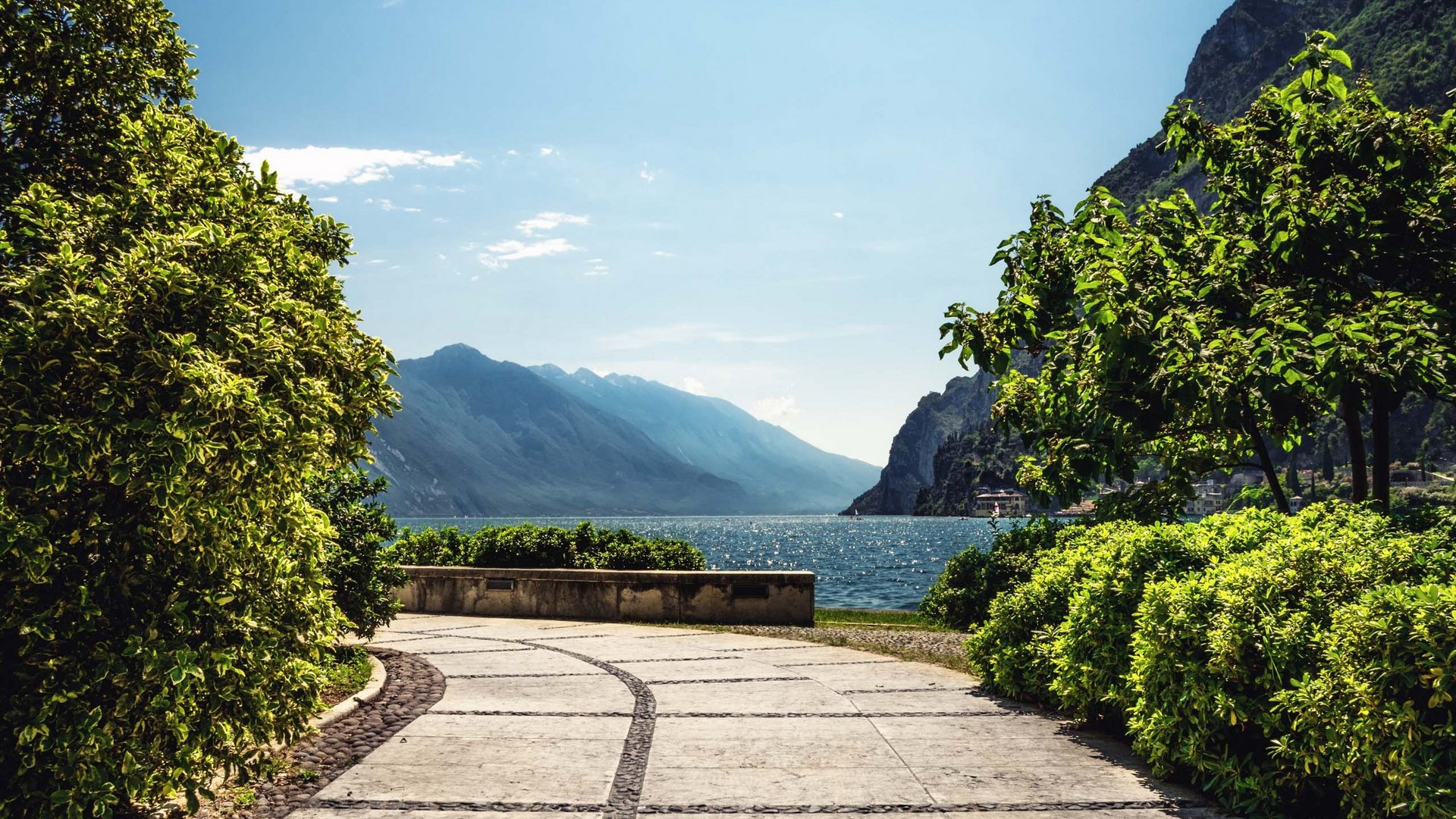 Escursioni al Lago di Garda: alla scoperta del territorio Escursioni al Lago di Garda: alla scoperta del territorio