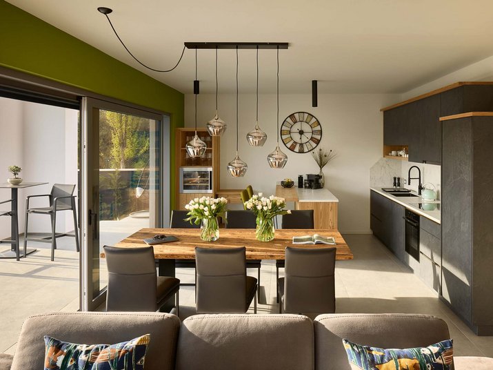 Villa di lusso sul Lago di Garda: un’esclusiva oasi di quiete Villa di lusso sul Lago di Garda: un’esclusiva oasi di quiete